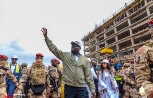 Mamadi Doumbouya regagne Conakry après 11 jours de «congé annuel»