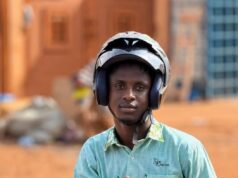 Quand la fermeté paie: le déclic du casque après 13 refoulements
