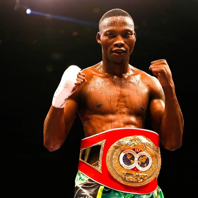 Un ancien champion du monde de boxe tué devant son domicile