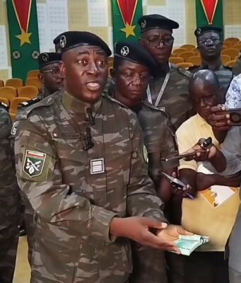Burkina: saisie de 60 millions de faux billets de FCFA, une première pour la douane