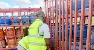 Burkina: quatre commerces mis sous scellés