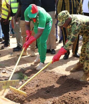 Burkina/Lutte antipaludisme: à Manga le gouvernement donne l’exemple pour la 2e édition des JNLAV