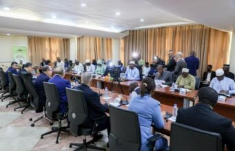 Séance de travail entre les Premiers ministres malien et algérien à Bamako