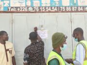 Ouagadougou: cinq commerces scellés et leurs propriétaires réquisitionnés pour des travaux d’intérêt général
