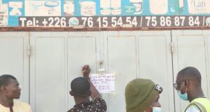 Ouagadougou: cinq commerces scellés et leurs propriétaires réquisitionnés pour des travaux d’intérêt général