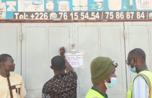 Ouagadougou: cinq commerces scellés et leurs propriétaires réquisitionnés pour des travaux d’intérêt général