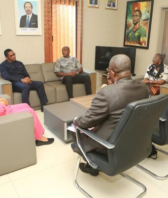 Coopération sportive: une délégation burkinabè chez le président de la FECAFOOT