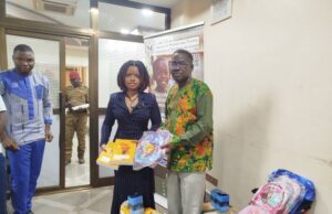 Burkina: la star Audrey au chevet des familles de «FDS» tombés au front