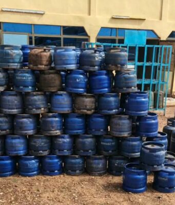 Burkina: d’importantes quantités de produits frauduleux saisies à Béguédo