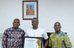 Le Directeur Général de la SONATUR reçoit l’Ambassadeur du sport Burkinabè, Charles Kaboré