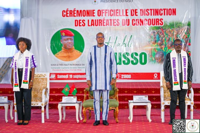 Burkina: « HAKILI Mousso » célèbre les championnes des séries scientifiques