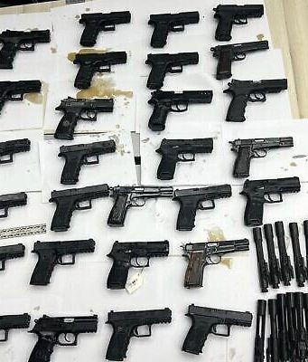 140 armes saisies chez un homme d’affaires