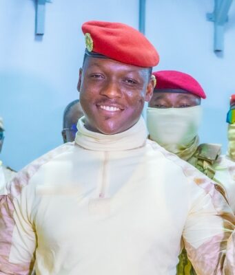 Souveraineté économique: le Burkina inaugure sa première raffinerie d’or