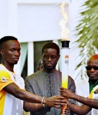 Dakar chauffé à la flamme olympique!