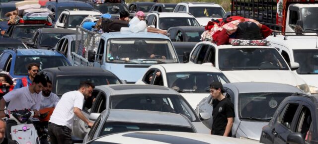 © HCR/Dar Al Mussawir/Ramzi Haidar Des personnes déplacées par les hostilités dans le sud du Liban (photo d'archives).
