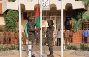 Montée trimestrielle des couleurs des FDS: la Douane Burkinabè au rendez-vous du devoir patriotique