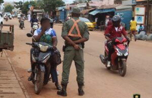 Ouagadougou/Non port du casque: 1 702 engins à deux roues et 25 tricycles mis en fourrière