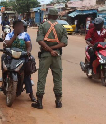 Ouagadougou/Non port du casque: 1 702 engins à deux roues et 25 tricycles mis en fourrière