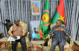Le Chef de Mission de l’OIM et le Chef de la diplomatie burkinabè échangent sur les interventions et les perspectives de la collaboration