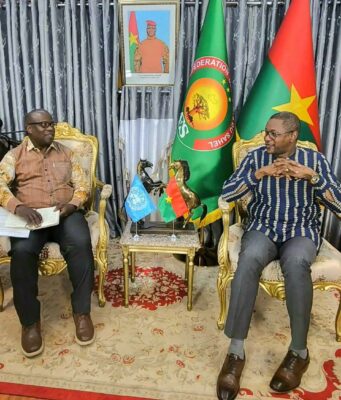 Le Chef de Mission de l’OIM et le Chef de la diplomatie burkinabè échangent sur les interventions et les perspectives de la collaboration
