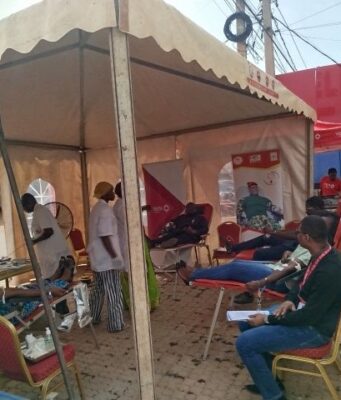 Burkina/Don de sang: les filiales de Vista Bank Burkina mobilisent ses employés pour sauver des vies