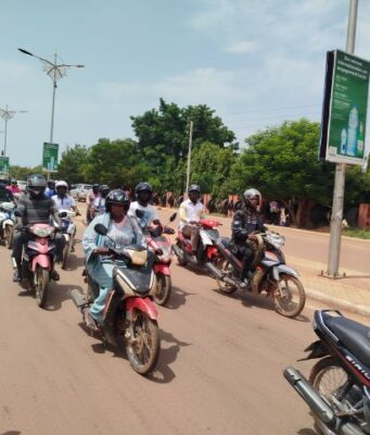 Burkina/Kadiogo: le port du casque «respecté» par les usagers des engins à deux et trois roues à «près de 95%»