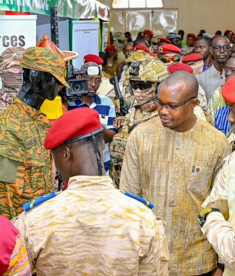 JEPPC, phase 2: le Président du Faso et le Premier ministre visitent l’exposition gouvernementale au SIAO