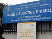 Côte d’Ivoire: des influenceurs poursuivis dans une affaire de fraude immobilière