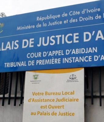 Côte d’Ivoire: des influenceurs poursuivis dans une affaire de fraude immobilière