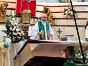 Un prêtre tué par un crucifix en pleine messe
