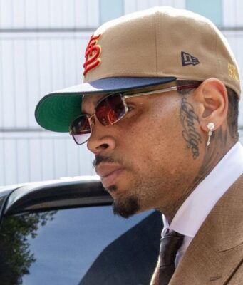 Chris Brown condamné après avoir frappé un homme avec une bouteille de tequila