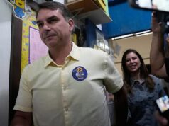 Brésil: Flávio Bolsonaro quitte le pays malgré l’interdiction judiciaire