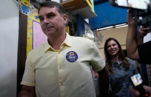 Brésil: Flávio Bolsonaro quitte le pays malgré l’interdiction judiciaire