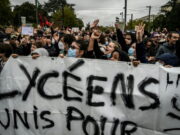 Révolte des lycéens en France: le signe du désarroi d’une jeunesse face à un système mondial à bout de souffle