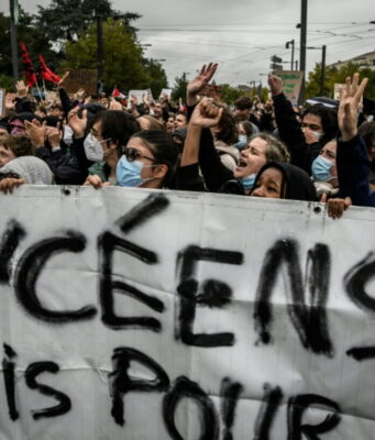 Révolte des lycéens en France: le signe du désarroi d’une jeunesse face à un système mondial à bout de souffle